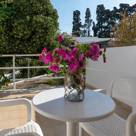 Irene Leros Aparthotel 2*